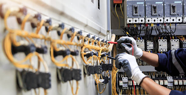 Professional Electrician technician working in Lamoni, IA